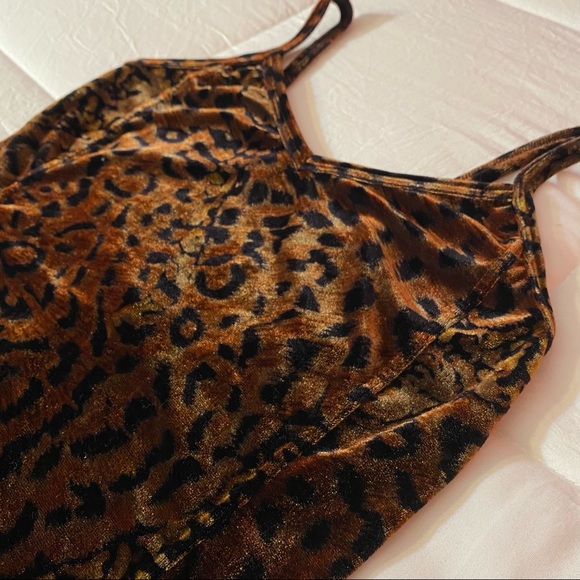 Velvet Leopard Print Tank Top - Picture 2 of 6